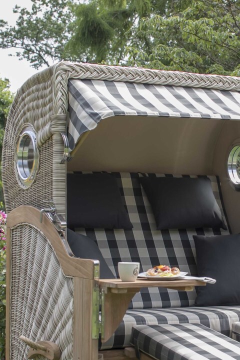 01745_strandkorb_baltikum_teak_bullauge_shell_505_milieu-5dlimpq9ttqlbp