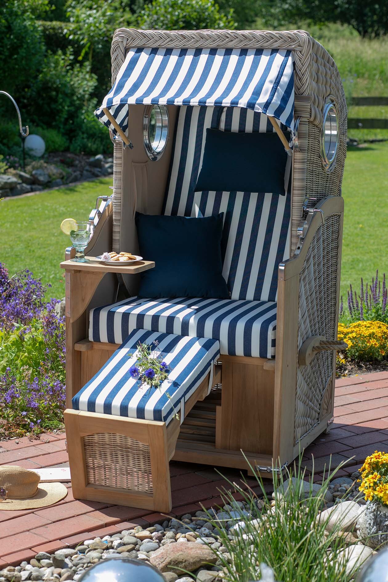 md20900_strandkorb_duene_single_teak_bullauge_dessin_518_blau_weiss_milieu320-4kbtfkywp475j2nj