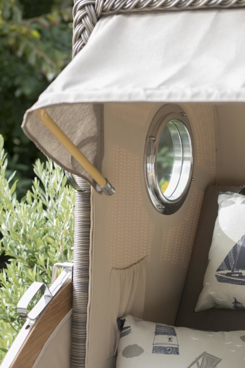 011719_strandkorb_baltikum_teak_bullauge_grey_540_milieu-15fxfjuz4tl6o2v