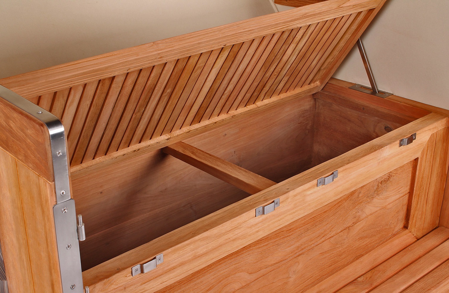 strandkorb_norderney_truhe_teakg5lmr1hvxz1e9