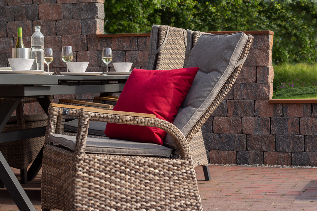 40586_40571_Montana_Ausziehtisch_200-260x100cm_Montana_Relaxsessel_spotted-brown_Teakarm_9 (2)