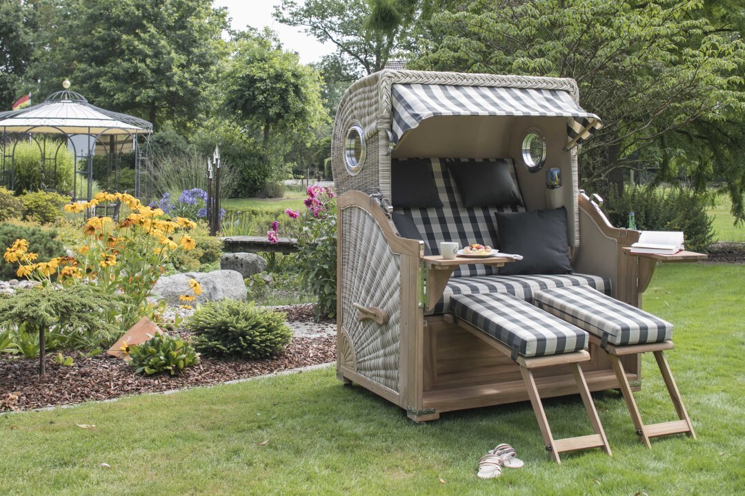 01745_strandkorb_norderney_teak_bullauge_shell_505_milieu