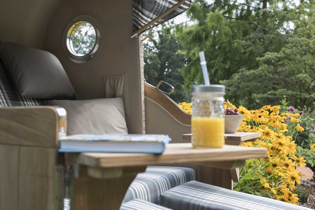 01781_strandkorb_baltikum_teak_bullauge_shell_522_milieu-8zpzensbh5nc11