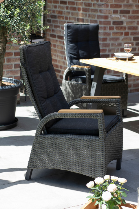 40570_69282C_Montana_Dining_Relaxsessel_8mm_smokey_grey_Vermont_Tisch_240x100cm (1)