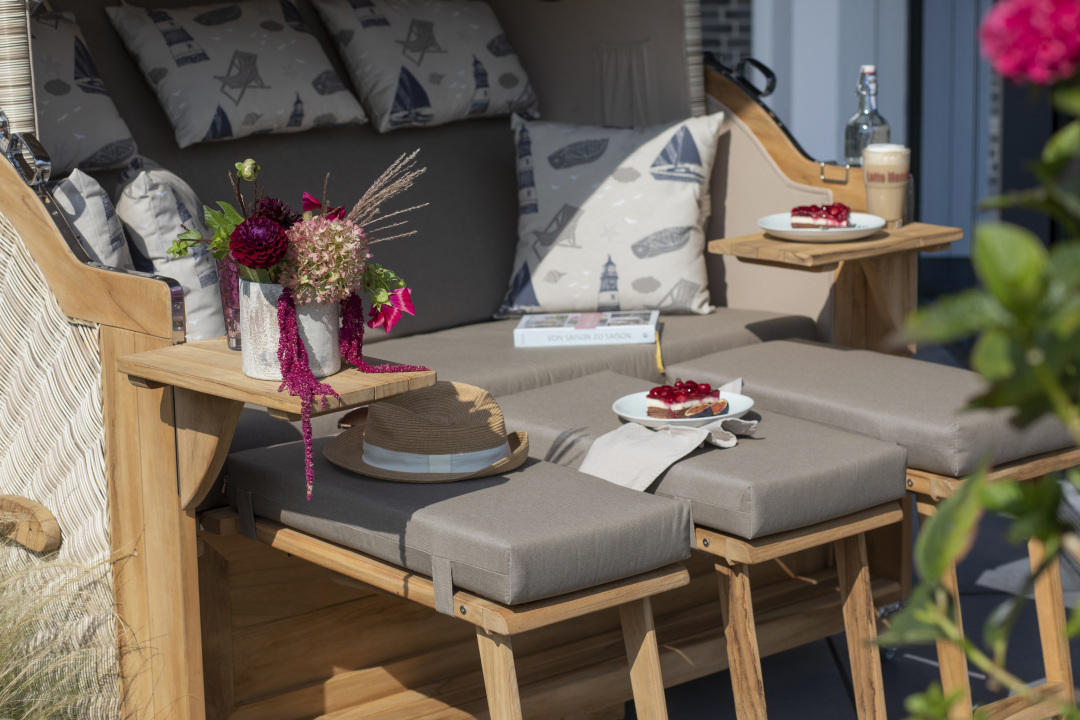 01807_strandkorb_norderney_xxl_teak_bullauge_shell_540_milieu-6