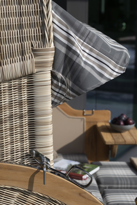 01813_strandkorb_baltikum_dreisitzer_teak_bullauge_shell_522_milieu-14