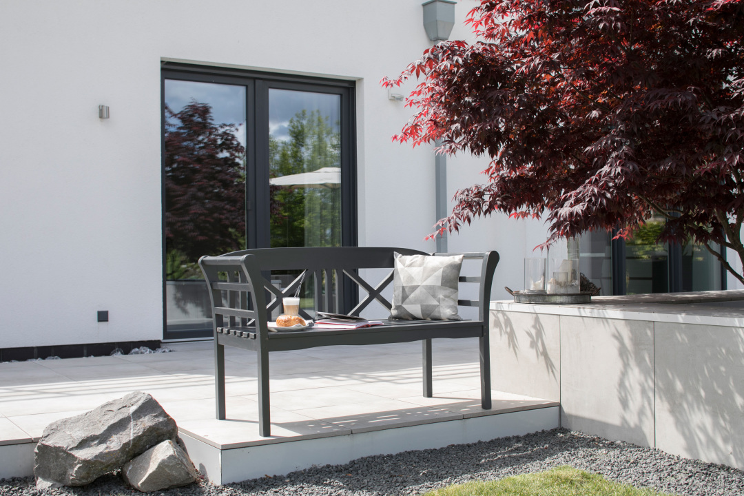 bl02166_mahagoni_friesenbank_fohr_grau_130cm_milieu-1corebw0shx3vi