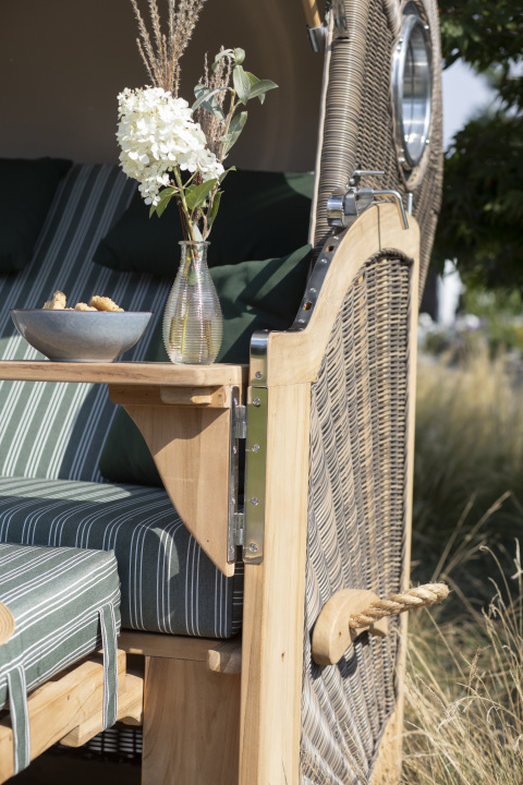 01902_strandkorb_amrum_teak_bullauge_grey_504_milieu-18