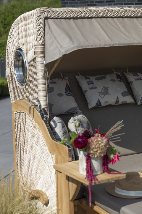 01807_strandkorb_baltikum_dreisitzer_teak_bullauge_shell_540_milieu-10xeehlplavwsci